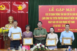 Khen thưởng 27 tập thể, cá nhân nhân dịp 100 năm Ngày Báo chí cách mạng Việt Nam