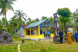 Chùa Cây Thị nằm giữa không gian yên bình vùng quê. Ảnh: Ngọc Nhuận