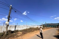 Tình trạng ô nhiễm bụi tại xưởng xay xát của Công ty Cà phê Đak Đoa làm ảnh hưởng đến đời sống của hàng chục hộ dân tại thôn 3, xã Kon Gang, tỉnh Gia Lai.