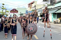 Ngày hội Di sản văn hóa các dân tộc tỉnh Gia Lai năm 2025 chính thức khai mạc chiều 21-11 tại Bảo tàng Pleiku, với nhiều hoạt động hấp dẫn, thu hút người dân háo hức tham gia.