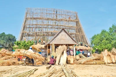 Bảo tồn văn hóa từ chuyện làng làm nhà rông