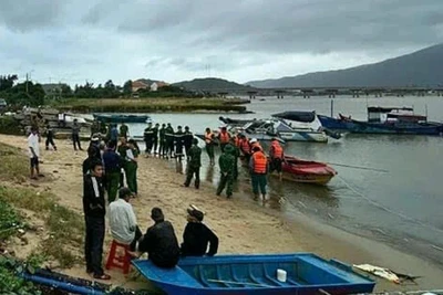 Tìm thấy thi thể người chồng trong vụ vợ chồng mất tích trên sông ở Phú Yên