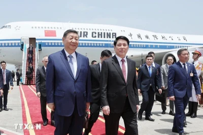 Tổng Bí thư, Chủ tịch nước Trung Quốc Tập Cận Bình bắt đầu chuyến thăm Việt Nam