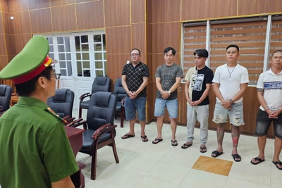 Bắt 5 đối tượng trong đường dây đánh bạc hơn 100 tỷ đồng