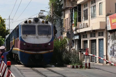 Sống ở TP.HCM: Xóm đường tàu 'thiếu tiếng còi là mất ngủ'