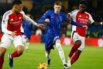 Chelsea và Arsenal hòa thót tim đại chiến, hài lòng Top 4 Ngoại hạng