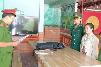 Phát hiện đối tượng truy nã trong đoàn người do phía Campuchia trao trả