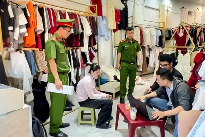 Một chủ shop quần áo ở Quảng Ngãi điều hành đường dây môi giới mại dâm