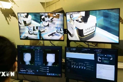 Bệnh viện đầu tiên ở Việt Nam có hệ thống robot xạ phẫu tích hợp AI chữa ung thư