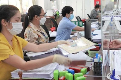 Bộ Nội vụ sẽ hướng dẫn chính sách tiền lương cho cán bộ xã, phường sau sáp nhập