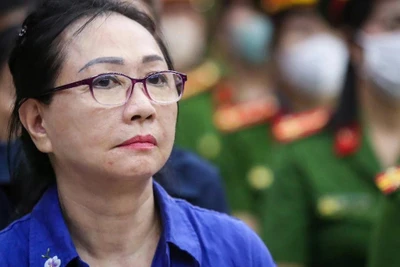 Tạm dừng phiên tòa Trương Mỹ Lan để làm rõ số tiền trong vụ án