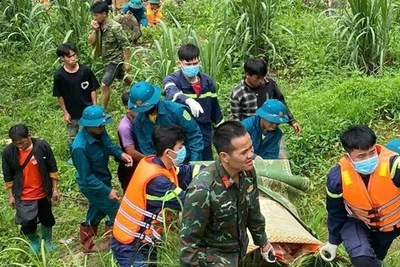 Vụ nước lũ cuốn trôi 3 mẹ con đi xe máy: Tìm thấy thi thể người mẹ