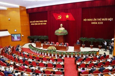 Thông cáo báo chí về ngày làm việc thứ hai của Hội nghị Trung ương 11 khóa XIII