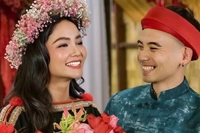 Clip Hoa hậu H'Hen Niê xúc động rơi nước mắt khi nói về cuộc sống 'rất màu hồng' sau hôn nhân
