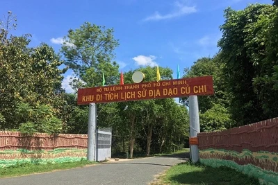Tháng Tư về nguồn