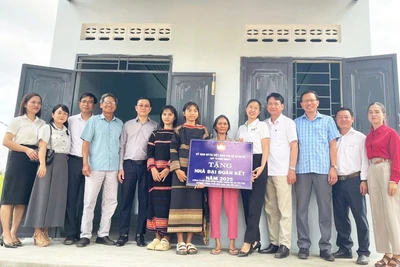 Thị xã Ayun Pa là đơn vị cấp huyện đầu tiên của tỉnh hoàn thành chương trình xóa nhà tạm, nhà dột nát. Ảnh: V.C