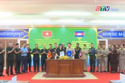 Điểm tin trưa: Gia Lai và các tỉnh Đông Bắc Campuchia thống nhất kế hoạch bàn giao hài cốt liệt sĩ
