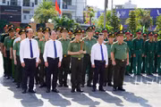 Đại tướng Lương Tam Quang viếng anh hùng liệt sĩ và thăm, tặng quà người có công tại Gia Lai