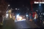 CLIP: Xe con ngang nhiên đậu ngược chiều trên Quốc lộ 29
