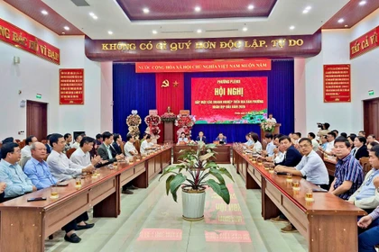 Thường trực Đảng ủy phường Pleiku chủ trì buổi gặp mặt doanh nghiệp đầu năm 2026 nhằm tăng cường kết nối và tháo gỡ khó khăn cho sản xuất kinh doanh.