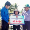 Tỉnh đoàn Gia Lai phối hợp Thành đoàn TP Hồ Chí Minh trao hỗ trợ xây nhà cho người dân bị sập cho cơn bão số 13.