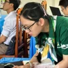 Chiến sĩ Mùa hè xanh 'cõng' lớp học số lên xã Lìa