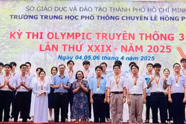 Trường THPT Chi Lăng và Trường Tiểu học, THCS và THPT Sao Việt đạt 49 huy chương tại Olympic truyền thống 30-4
