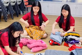 Quyên góp gần 1.000 áo ấm trao tặng học sinh khó khăn từ chương trình "Trao áo ấm - Nhận mầm xanh".