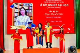 Trường Đại học Quy Nhơn trao bằng tốt nghiệp cho 473 tân cử nhân hệ Đại học hệ chính quy.