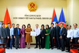 Đoàn công tác tỉnh Gia Lai thăm Tổng Lãnh sự quán Việt Nam tại Pakse