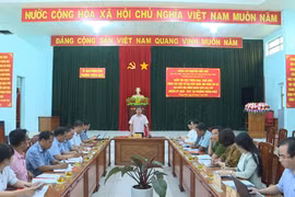 Phó Chủ tịch UBND tỉnh Nguyễn Hữu Quế kiểm tra công tác chuẩn bị bầu cử tại khu vực phía Tây Gia Lai