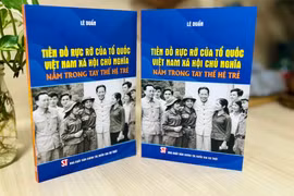 Ra mắt sách “Tiền đồ rực rỡ của Tổ quốc Việt Nam xã hội chủ nghĩa nằm trong tay thế hệ trẻ”