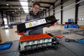 Phát triển loại pin mới có khả năng chịu được 120.000 chu kỳ sạc