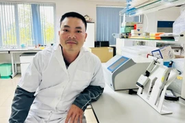 Tiến sĩ Nguyễn Văn Long nhận Giải thưởng “Best Researcher Award” trong lĩnh vực nông nghiệp