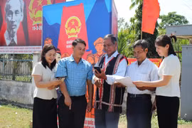 Người có uy tín tích cực tuyên truyền bầu cử