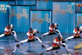 Bùng nổ robot hình người biết múa võ và nhào lộn ở Trung Quốc