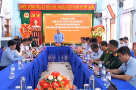 Kiểm tra công tác chuẩn bị bầu cử trên địa bàn xã đảo Nhơn Châu