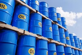 Giá dầu thế giới đảo chiều tăng do biến động nguồn cung toàn cầu