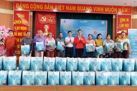 Tặng 550 suất quà Tết cho hộ nghèo, khó khăn tại tỉnh Gia Lai