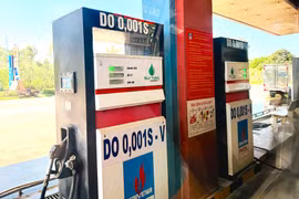 Dầu diesel giảm gần 2.000 đồng/lít trong chiều 8-4