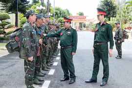 Trung tướng Nguyễn Bá Lực kiểm tra luyện tập chuyển trạng thái sẵn sàng chiến đấu tại Binh đoàn 15