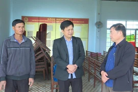 Lãnh đạo Báo và phát thanh, truyền hình Gia Lai làm việc với xã Uar