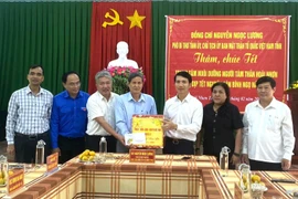 Phó Bí thư Tỉnh ủy Nguyễn Ngọc Lương thăm, chúc Tết tại các phường Hoài Nhơn Tây, Hoài Nhơn Nam và Tam Quan