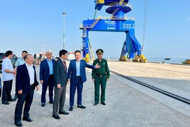 Phó Chủ tịch UBND tỉnh Nguyễn Hữu Quế chúc Tết một số doanh nghiệp đầu xuân Bính Ngọ