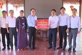 Chủ tịch UBND tỉnh Phạm Anh Tuấn thăm, làm việc với Công ty CP Cao su Chư Sê - Kampong Thom