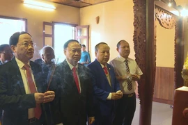 Lãnh đạo tỉnh Gia Lai dâng hoa, dâng hương Chủ tịch Hồ Chí Minh và viếng các liệt sĩ