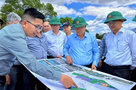 Bí thư Tỉnh ủy Thái Đại Ngọc kiểm tra công tác quản lý Cửa khẩu quốc tế Lệ Thanh