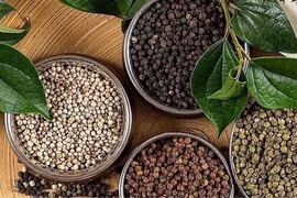 Giá cà phê “hạ nhiệt”, hồ tiêu tăng trở lại sau nhiều ngày đứng im