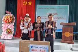 Sở Khoa học và Công nghệ, VNPT Gia Lai kết nghĩa với thôn Vòong Boong (xã Pờ Tó)