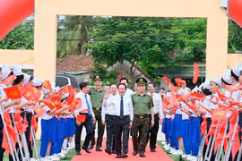 Trưởng Ban Tuyên giáo Trung ương Trịnh Văn Quyết dự Ngày hội toàn dân bảo vệ ANTQ tại phường Hoài Nhơn Bắc